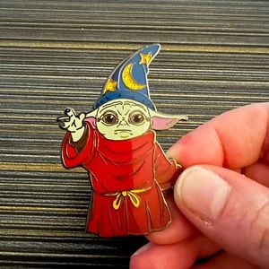 Baby Alien & Fwends Enamel Pin